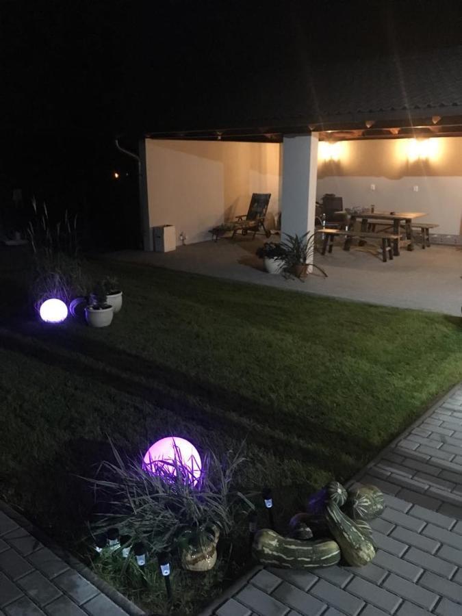 Chalupa Na Samote S Virivkou Tábor Dış mekan fotoğraf